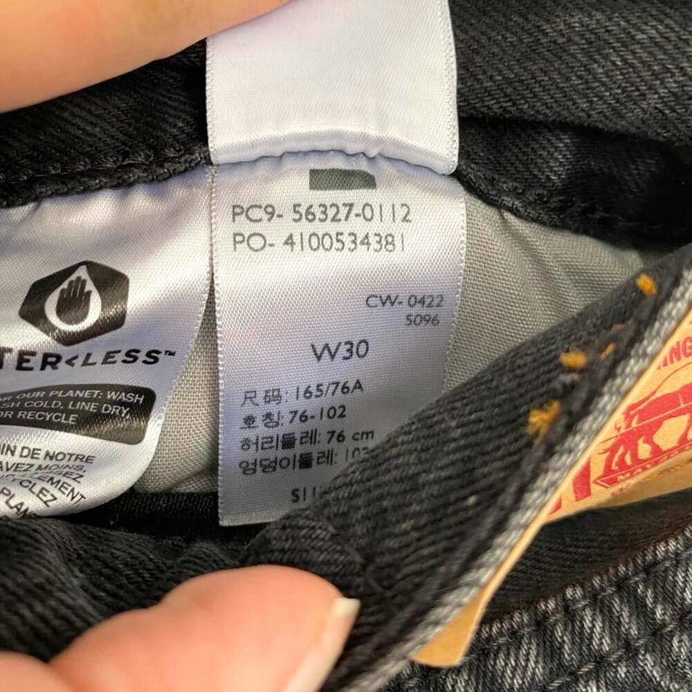 Levi's Women's Black Shorts - Picture 6 of 6
